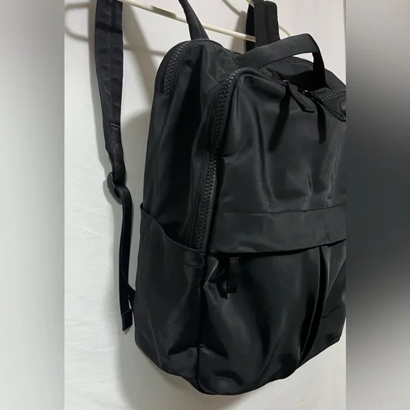Lululemon Everyday Backpack 2.0 Laptop Office Travel Gym School Work Casual - Picture 4 of 16